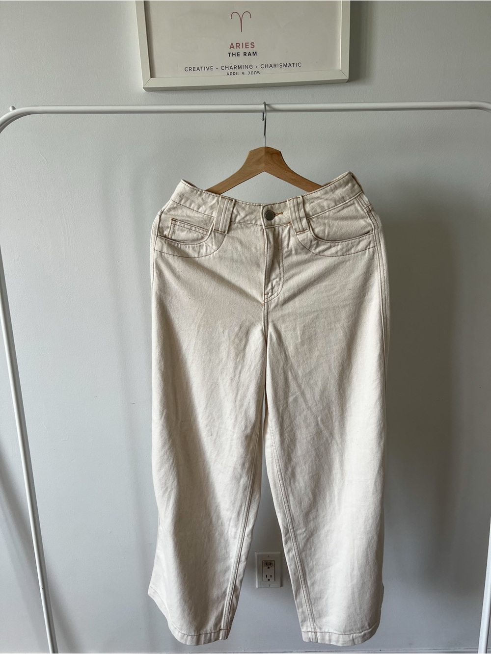 Rihoas Women's Cream High-Rise Straight Jeans